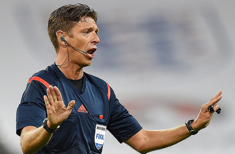 Im Oktober 2014 pfiff Gianluca Rocchi die Begegnung zwischen Juventus Turin und dem AS Rom, die wegen Fehlentscheidungen das Parlament beschäftigte.