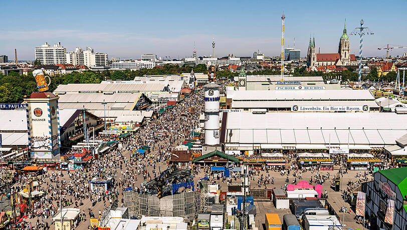 Blick &uuml;ber die Wiesn, aufgenommen im Jahr 2025.