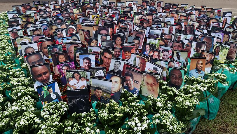 In Brasilien halten die Angeh&ouml;rigen der mindestens 270 Toten regelm&auml;&szlig;ig Gedenkfeiern ab und fordern Aufkl&auml;rung. (Archiv)