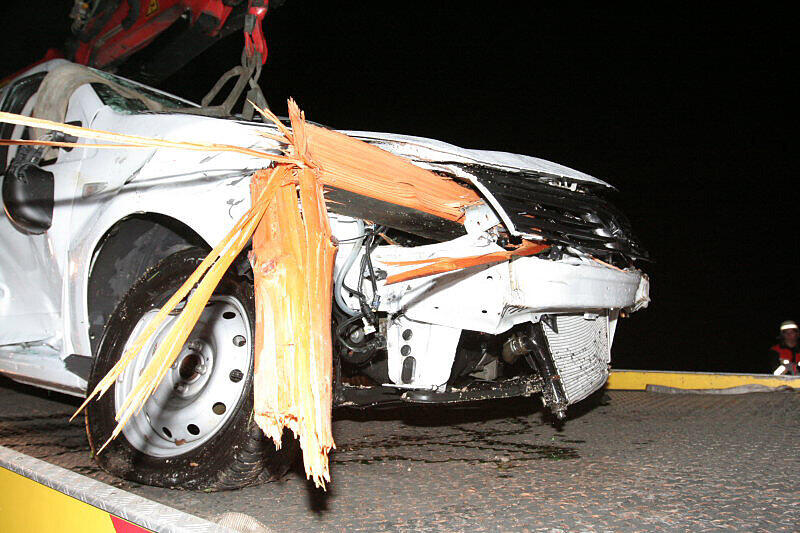 Schlimmer Unfall: Ein Mann fährt in die Priem und stirbt.
