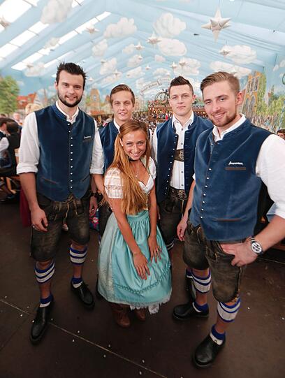 Der EHC feierte am Sonntag auf der Wiesn mit dem Wiesn-Playmate!