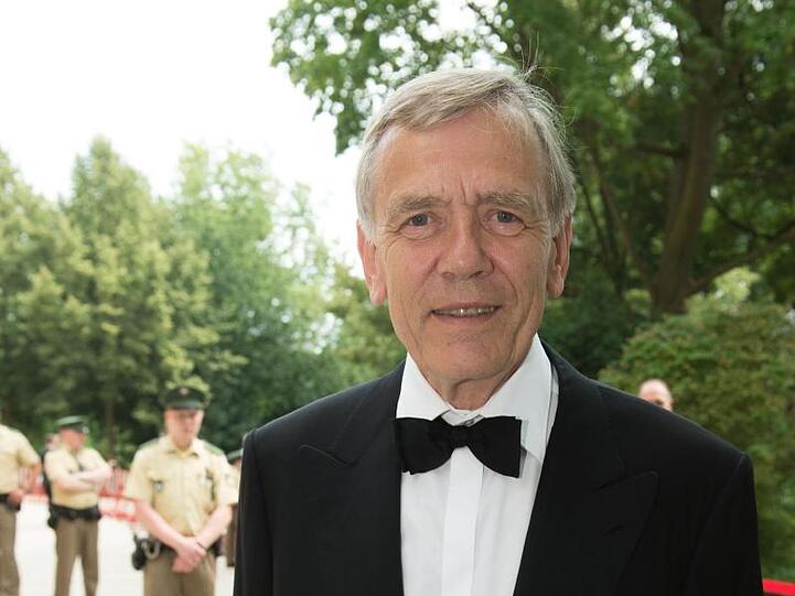 Georg Freiherr von Waldenfels schaut in die Kamera. Foto: picture alliance / dpa