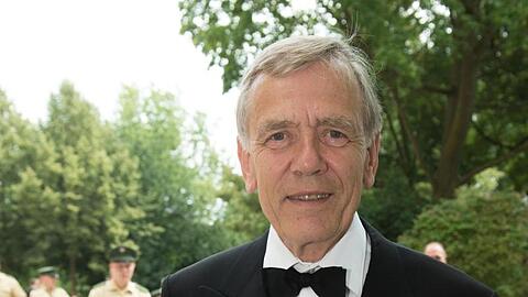 Georg Freiherr von Waldenfels schaut in die Kamera. Foto: picture alliance / dpa