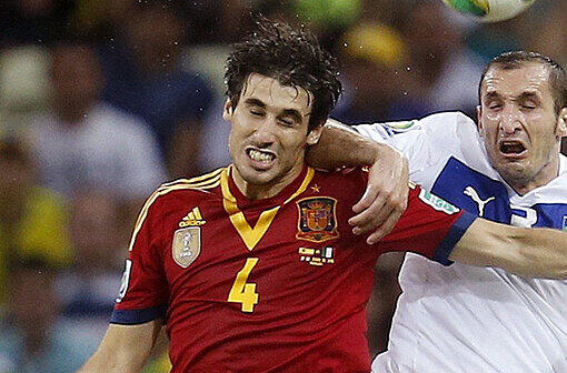 Javi Martínez:Nebenrolle.Muss auf Kollege Thiago verzichten. Darf dafür vor der Abreise nach Brasilien mit dem Titelverteidiger Spanien am Samstag noch schnell US-Präsident Obama besuchen. Hat sonst das Künstlerpech, dass seine Ideal-Positionen von Gerard Pique, Sergio Ramos und Sergio Busquets blockiert sind.