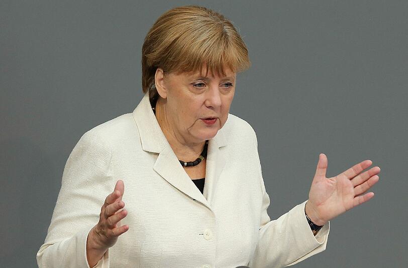 Angela Merkel erklärt wie entscheidend Abschreckung und Dialog im Umgang mit Russland sind.