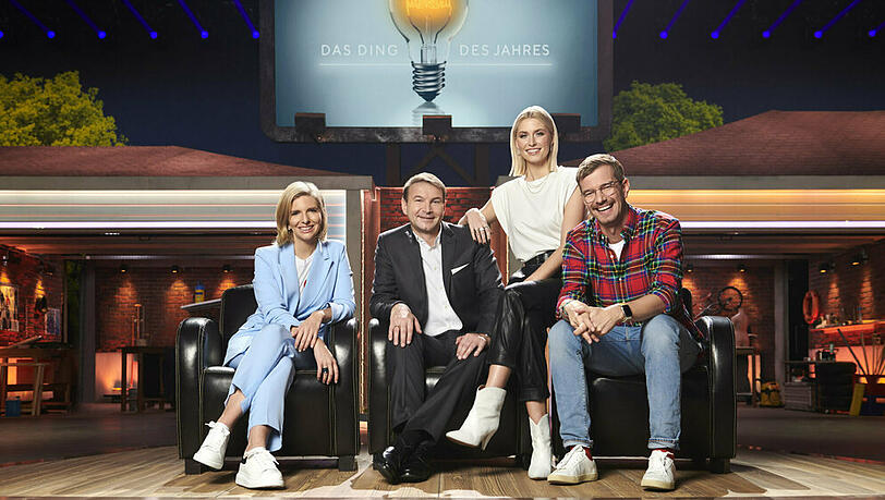 Sie suchen "Das Ding des Jahres": (v.r.) Joko Winterscheidt, Lena Gercke, Rewe-Einkaufschef Hans-Jürgen Moog und Amorelie-Gründerin Lea-Sophie Cramer Sie suchen "Das Ding des Jahres": (v.r.) Joko Winterscheidt, Lena Gercke, Rewe-Einkaufschef Hans-Jürgen Moog und Amorelie-Gründerin Lea-Sophie Cramer