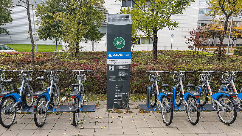 Die grau-blauen MVG-Räder wird man nicht mehr lange in der Stadt sehen. Denn sie kommen alle weg. Die Stadt will ein neues System aufbauen. Doch wann es starten kann, ist unklar.