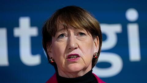 VDA-Pr&auml;sidentin Hildegard M&uuml;ller rechnet mit einem gr&ouml;&szlig;eren Stellenabbau in der Automobilindustrie als bislang angenommen. (Archivfoto)