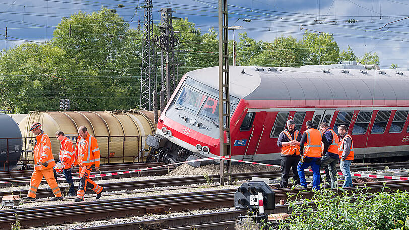Der Zugverkehr in und um Augsburg war mehrere Stunden beeinträchtigt.