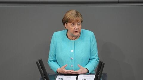 Bundeskanzlerin Angela Merkel gibt ihre wohl letzte Regierungserklärung im Deutschen Bundestag ab.