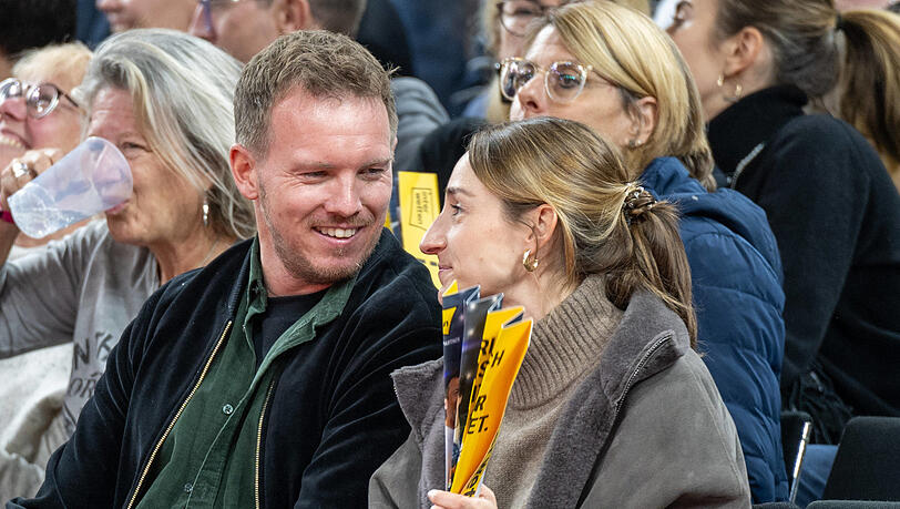Bundestrainer Julian Nagelsmann schaute zusammen mit Freundin Lena Wurzenberger im SAP-Garden vorbei. Bundestrainer Julian Nagelsmann schaute zusammen mit Freundin Lena Wurzenberger im SAP-Garden vorbei.