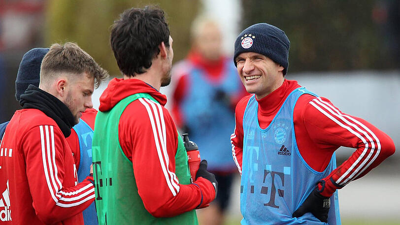 Auch Thomas Müller (rechts) nahm ohne Einschränkungen an der Einheit teil, der Weltmeister war zuletzt wegen eines Muskelfaserrisses im rechten Oberschenkel ausgefallen.