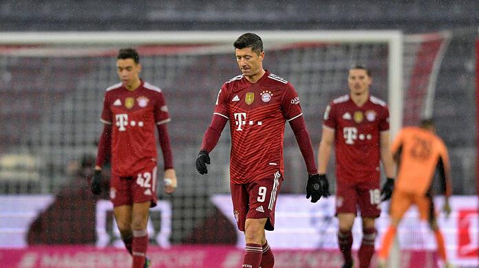 Der FC Bayern verliert gegen Gladbach mit 1:2.