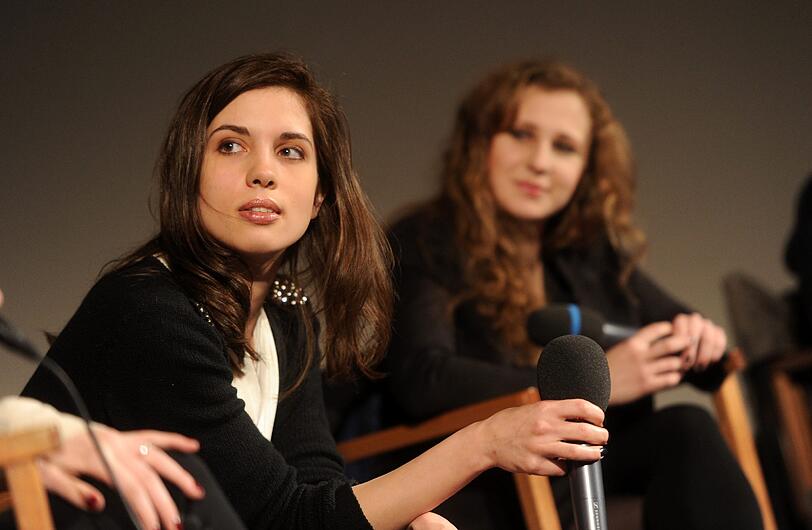 Protest in München: Nadeschda Tolokonnikowa (l.) und Maria Aljochina von "Pussy Riot" bei der Filmpremiere im Arri-Kino.