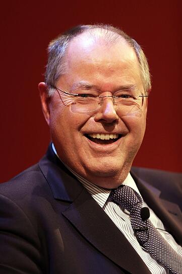 Der erste Nicht-Unions-Abgeordnete auf der Liste ist Peer Steinbrück von der SPD, 189 000 bis 323 500 €, Gesamtplatz 12.