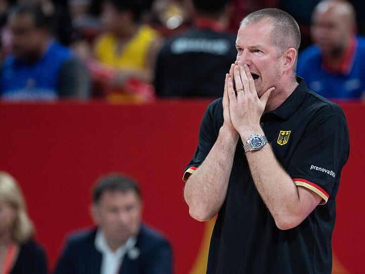 Bundestrainer Henrik Rödl blieb am Spielfeldrand trotz der schwachen Vorstellung meist ruhig.