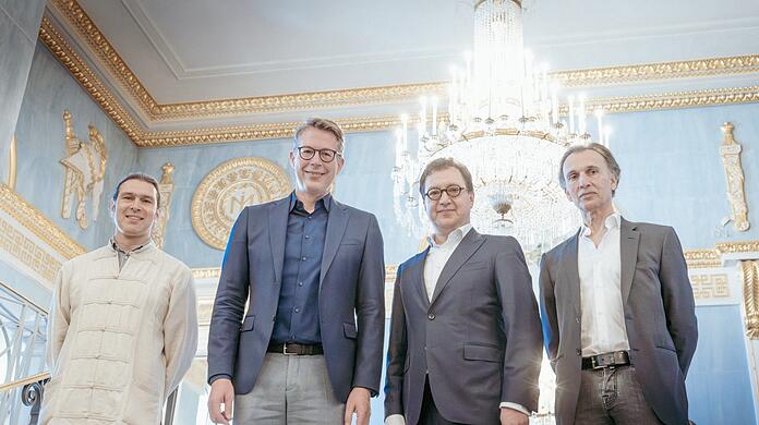 Vladimir Jurowski (von links), Markus Blume, Serge Dorny und Laurent Hilaire im Königssaal des Nationaltheaters.