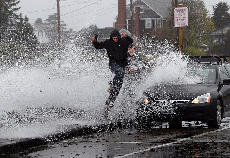 Bilder der Verwüstung - Hurrikan "Sandy" hat an der Ostküste verheerende Spuren hinterlassen. Sehen Sie hier die Bilder aus New York und den betroffenen Orten im Osten der USA.