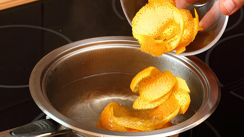 Aus Orangenschalen lässt sich ein aromatischer Tee herstellen.