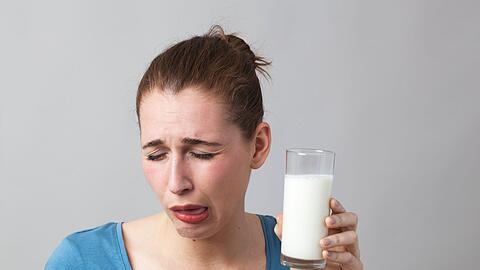 Der Mythos, dass Milch bei Gewitter sauer wird, stimmt nicht.