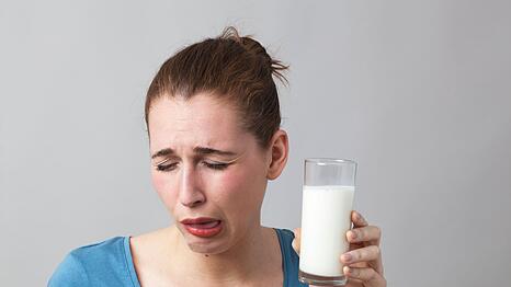 Der Mythos, dass Milch bei Gewitter sauer wird, stimmt nicht.