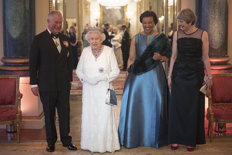 Prinz Charles, Königin Elizabeth, Patricia Scotland und Theresa May