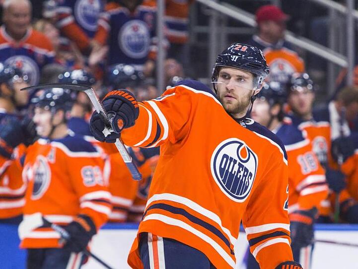 Leon Draisaitl steuerte gegen St. Louis zwei Assists bei.