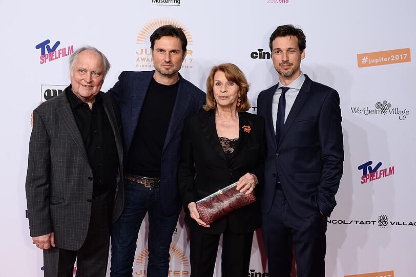 Die Regisseure Michael Verhoeven (l-r), Simon Verhoeven, sowie die Schauspieler Senta Berger und Florian David Fitz