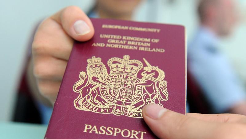Sollte Großbritannien ohne eine Einigung mit Brüssel aus der EU ausscheiden, hätte dies auch Auswirkungen auf die in Deutschland lebenden Briten. Sollte Großbritannien ohne eine Einigung mit Brüssel aus der EU ausscheiden, hätte dies auch Auswirkungen auf die in Deutschland lebenden Briten.