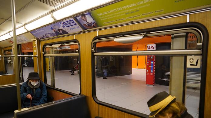 Mehr Schutz vor Corona könnten in alten U-Bahnen geöffnete Fenster bringen.