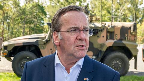 M&auml;nner der Altersgruppe 17 bis 45 brauchen nach Angaben von Verteidigungsminister Boris Pistorius (SPD) keine Genehmigung f&uuml;r lange Auslandsaufenthalte. (Archivbild)