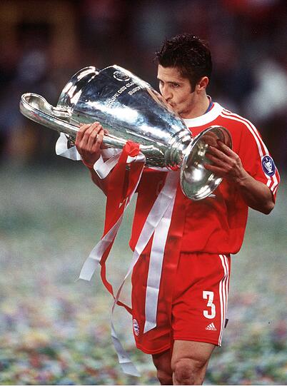 Bixente Lizarazu - einer der damals besten Außenverteidiger der Welt. Der kleine Franzose hat in seiner Karriere alles gewonnen, was man gewinnen kann. Auch in Mailand zeigte er eine starke Leistung.