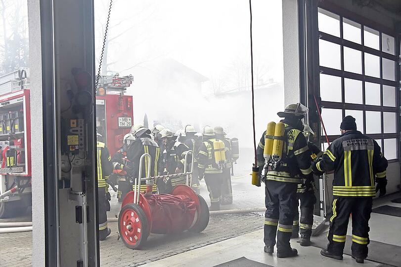 Die Bilder vom Feuerwehreinsatz nach der Explosion in Bad Wiessee.