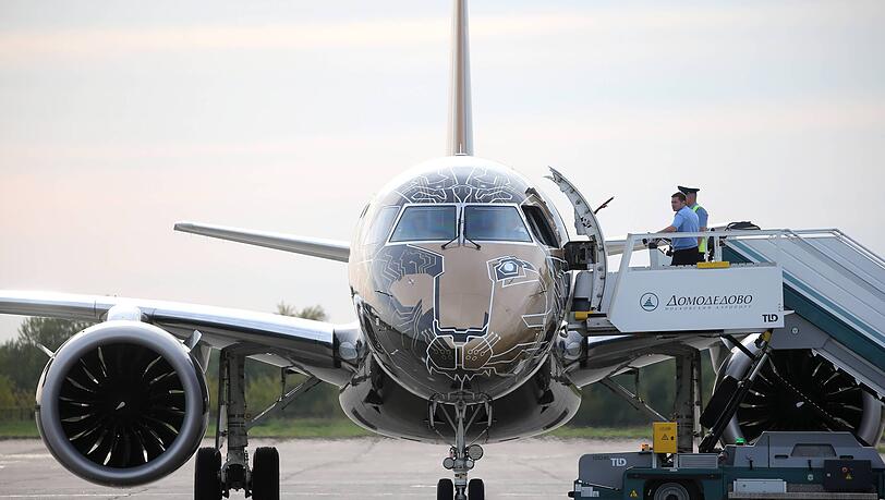 Mit zwölf Flugzeugen vom Typ Embraer E195-E2 - hier ein Flugzeug eines anderen Unternehmens am Flughafen Moskau - will Bavarian Airlines starten.