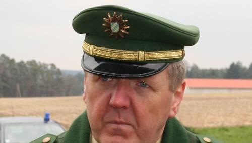Schwer verletzt: Der Passauer Polizeidirektor Alois Mannichl. Schwer verletzt: Der Passauer Polizeidirektor Alois Mannichl.