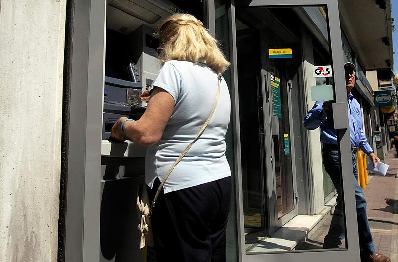 Die Griechen wollen Bargeld daheim haben.