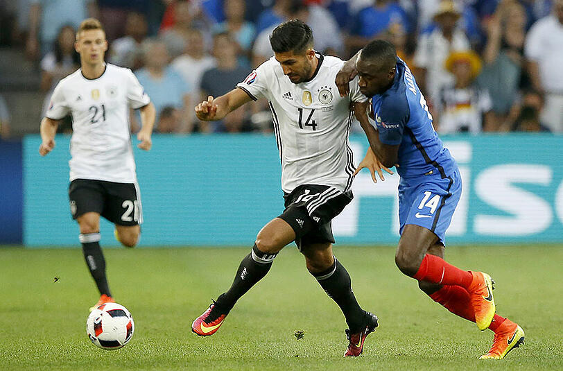 Emre Can: Note 4 Erster EM-Einsatz: Prellbock im Mittelfeld für den verletzten Khedira. Lief seine anfängliche Nervosität raus. Entwickelte Torgefahr über rechts als Vorlagengeber und Schütze.