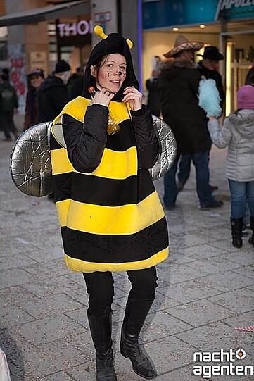 Große Faschingsparty am Marienplatz! Ab zwölf Uhr richtete dort Charivari eine Show aus. Der Hauptact: Alexander Marcus. Die Münchner hatten ihren Spaß. Mehr Bilder unter: www.nachtagenten.de