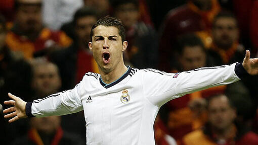 Cristiano Ronaldo jubelt. Mit zwei Toren leitete er den 3:0-Sieg für Real Madrid ein. Foto: Albert Olive Cristiano Ronaldo jubelt. Mit zwei Toren leitete er den 3:0-Sieg für Real Madrid ein. Foto: Albert Olive