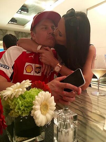 Der Finne schmückt sich mit seiner Freundin Minttu Virtanen.