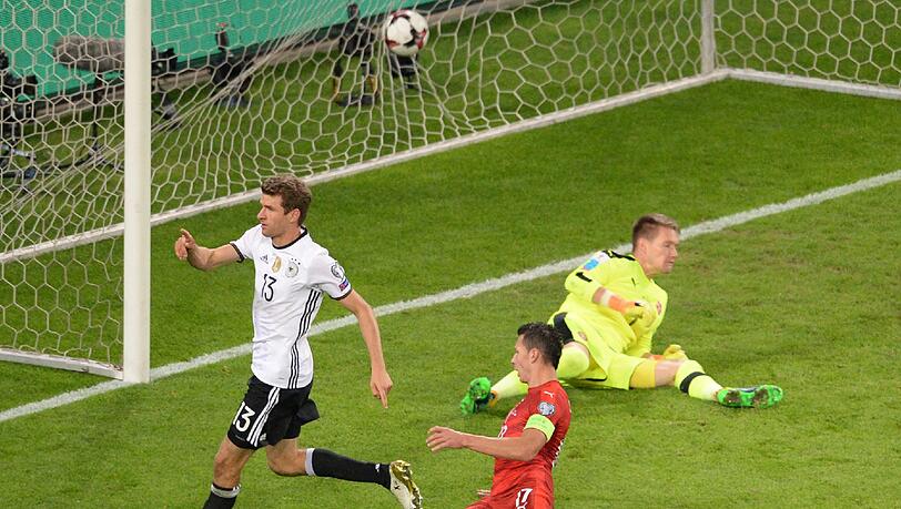 Thomas Müller trifft wieder. Gegen Tschechien gelingt ihm sogar eine Doppelpack. Thomas Müller trifft wieder. Gegen Tschechien gelingt ihm sogar eine Doppelpack.