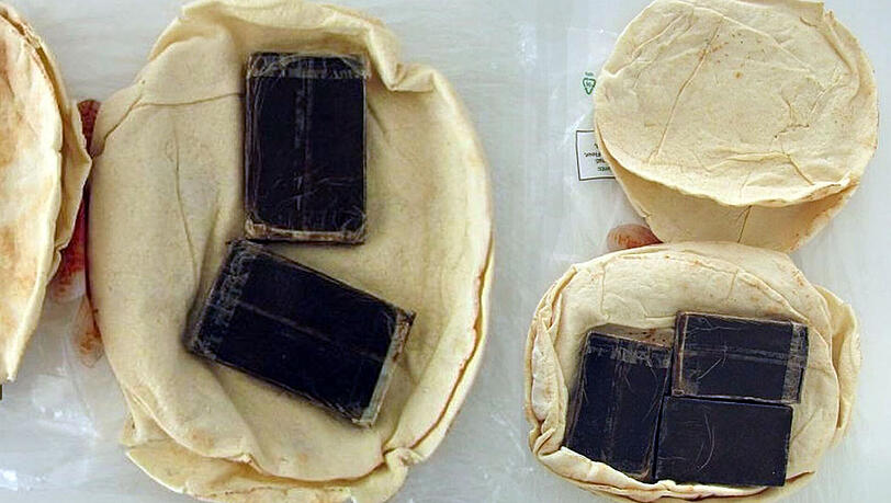 Die Kuriere hatte ihre Drogen unter anderem in Fladenbroten versteckt. Die Kuriere hatte ihre Drogen unter anderem in Fladenbroten versteckt.
