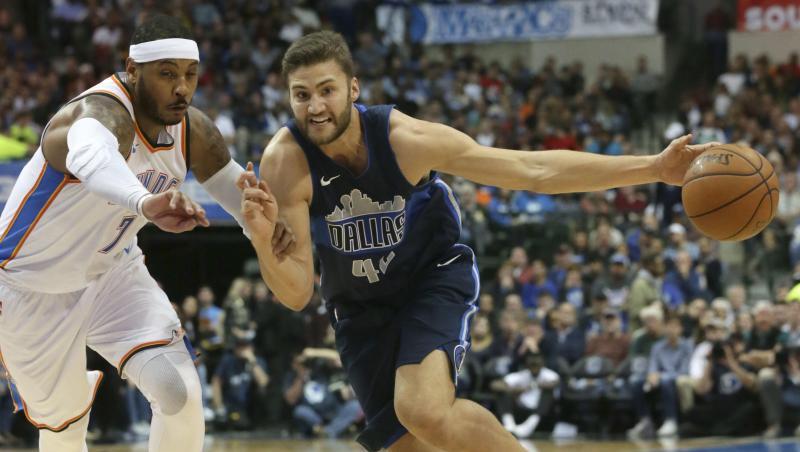 Bleibt bei den Dallas Mavericks: Maximilian Kleber (r). Bleibt bei den Dallas Mavericks: Maximilian Kleber (r).