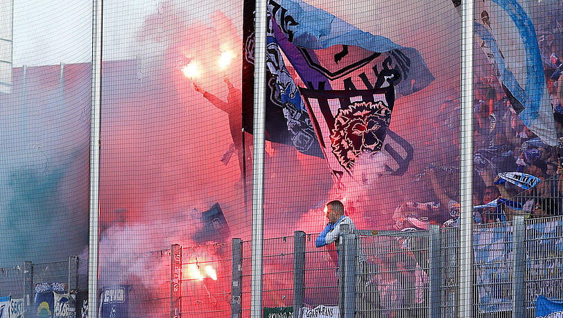 Pyro-Alarm beim Auswärtsspiel des TSV 1860 beim FSV Zwickau.