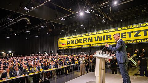Lindner gibt sich in seiner Rede kämpferisch.
