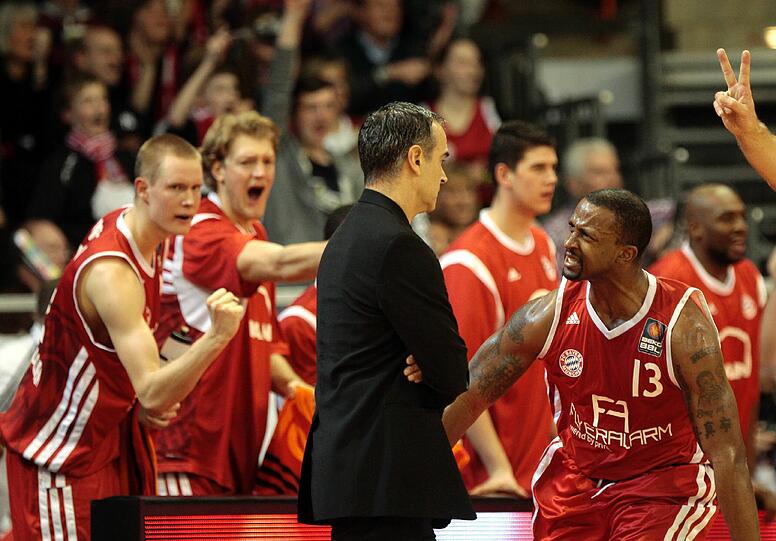 Tip-off bei kabel eins: Der TV-Sender steigt am Sonntag, 18. November 2012, in die Übertragungen der Beko Basketball Bundesliga ein. Zum Auftakt empfängt der deutsche Meister und Pokalsieger Brose Baskets den FC Bayern München.