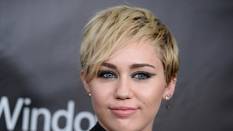 Hat sie, oder hat sie nicht? Miley Cyrus soll kürzlich in einem Club gekifft haben Hat sie, oder hat sie nicht? Miley Cyrus soll kürzlich in einem Club gekifft haben