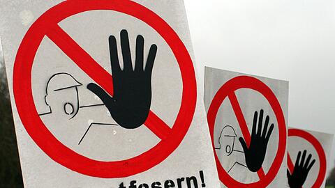 Asbestfasern k&ouml;nnen sich in der Lunge festsetzen und Krebs erregen. (Symbolbild)