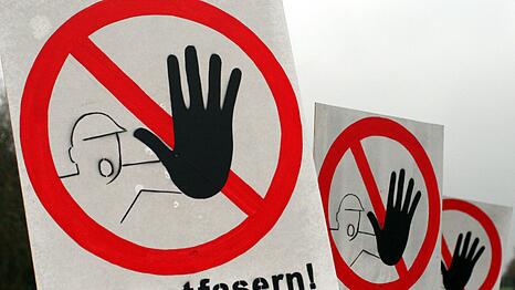 Asbestfasern k&ouml;nnen sich in der Lunge festsetzen und Krebs erregen. (Symbolbild)