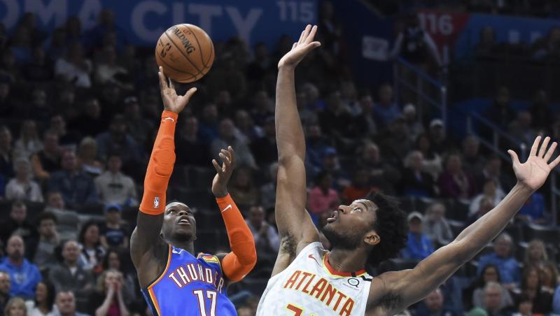 Dennis Schröder (l) gewann mit Oklahoma City Thunder zum vierten Mal in Folge. Dennis Schröder (l) gewann mit Oklahoma City Thunder zum vierten Mal in Folge.